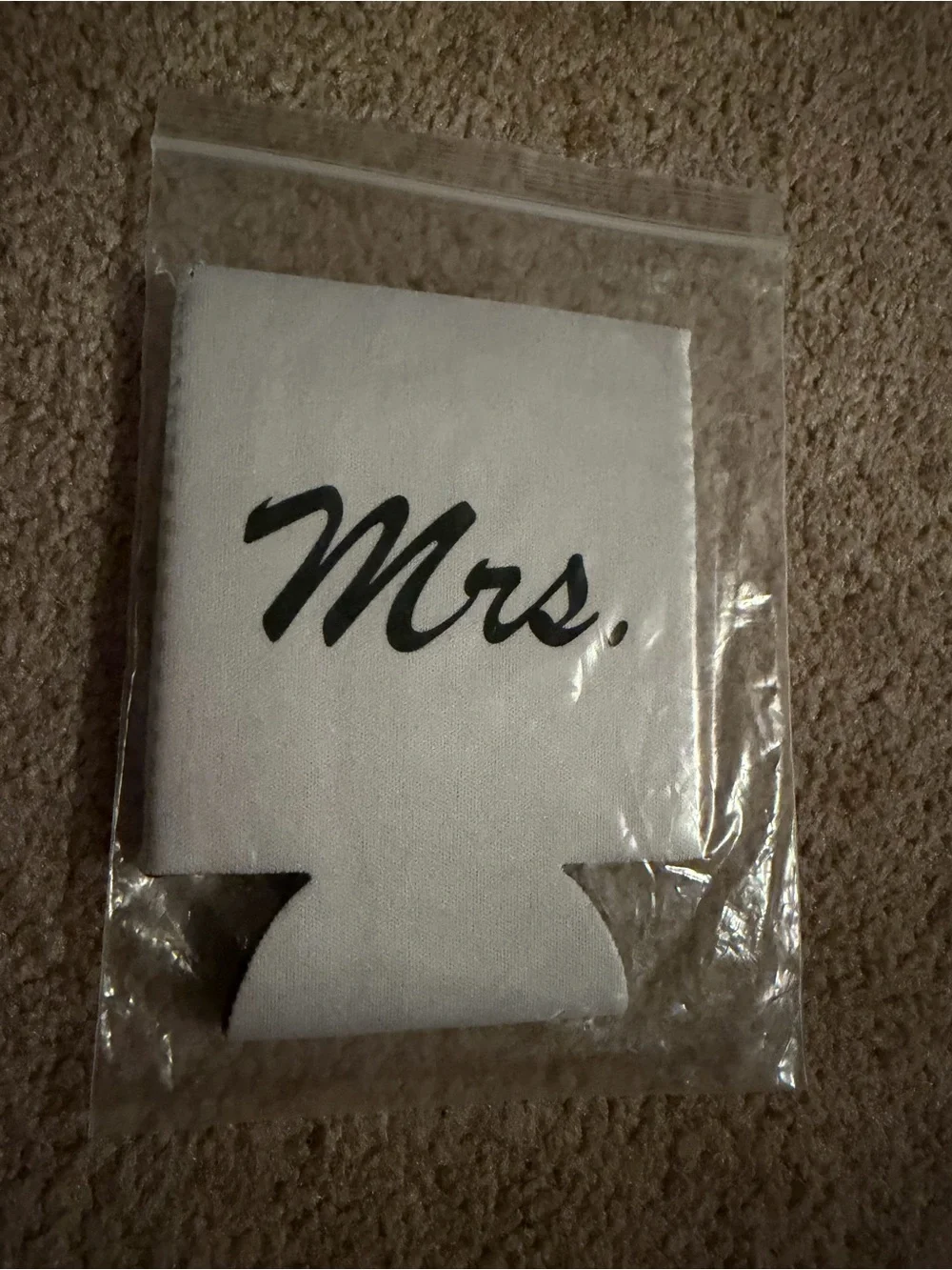 Mrs. White Drink Koozie - Bridal Party Can Cooler